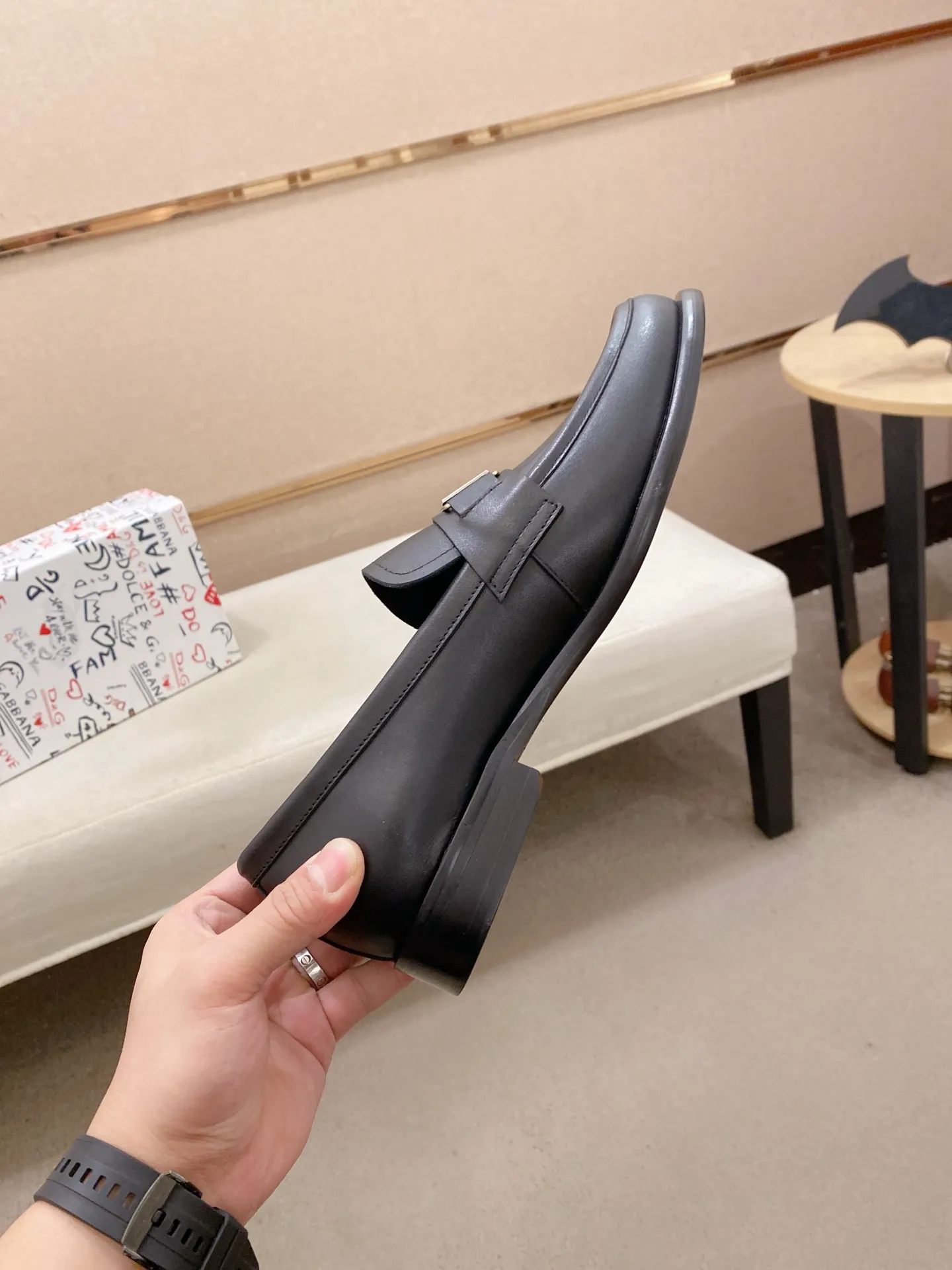 Factory price 540💰🌲DG top-notch🔍🔍men's new leather shoes🚹sold at the same time⚠The uppers are imported cowhide from Italy, the entire imported cowhide lining, and imported accessories💪💪, completely 1⃣️ vs. 1⃣️🇮🇹 💪💪, ⚠Sole: The original sole is specially provided by the original factory, the exclusive movable molded sole is super comfortable, ⚠Original factory follow-up goods, 🔍🔍high quality, can be entered and exited at will, welcome to compare ⚠Size number: 38-44. Can be customized 45 non-returnable